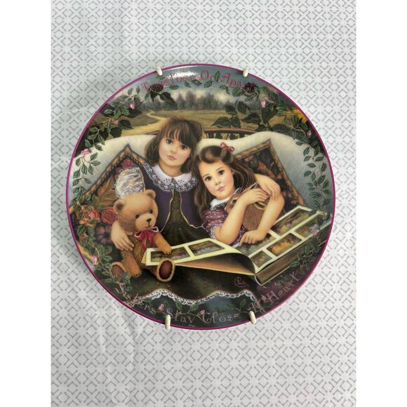 The Bradford Exchange Close at Heart Second Issue Kindred Moments Plate - Picture 1 of 9